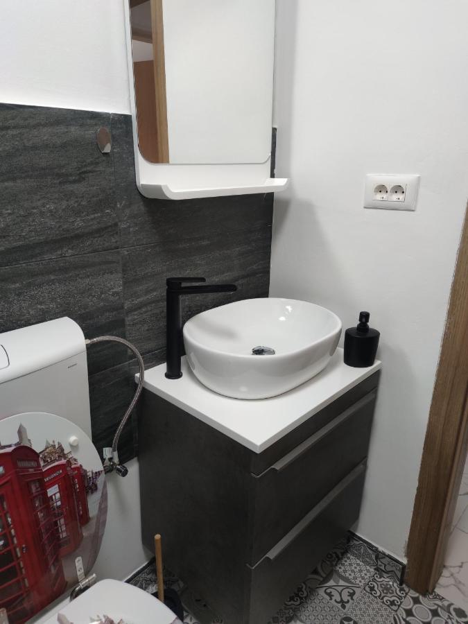 Apartman M&M'S Karlovac Exterior foto